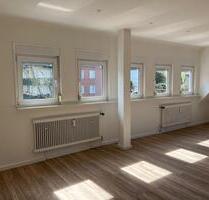 Lichtdurchflutete, kernsanierte 2-Zimmerwohnung mit sonniger Tera - Mönchengladbach Nord