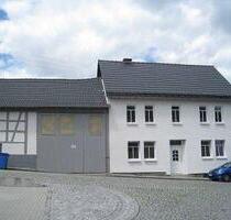 Bauernhaus Hofreite mit großer Scheune und Nebengebäuden - Idstein