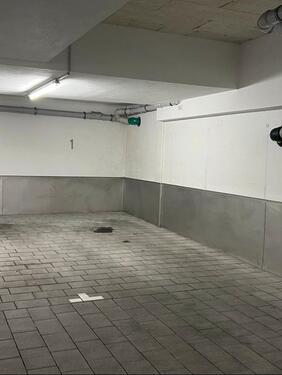 Foto - Tiefgarage - 100,00 EUR Miete,