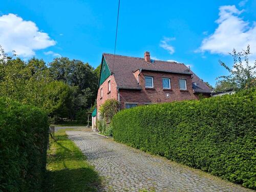 Foto - Einfamilienhaus mit viel Nutzfläche auch für Gewerbe und Garten
