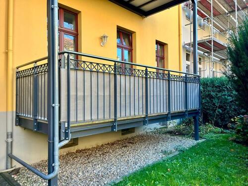 Foto - frisch renovierte 3- RWE mit Kamin & Balkon im Zentrum!