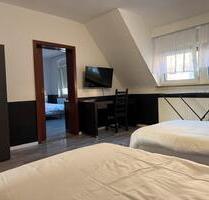 Ihr Zuhause in Lüdenscheid: Monteur- und Ferienwohnung - Zentral, Bequem & Voll Ausgestattet Your Home in Lüdenscheid: Service and Holiday Apartment - Central, Convenient & Fully Equipped