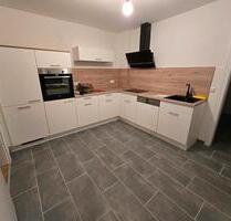 Haus, 6,5Zi mit viel Nutzfläche und Garage - Sandesneben