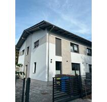 Moderne Doppelhaushälfte mit Garten, Garage & 135 m² Wohnfläche - Merseburg