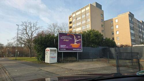 Foto - Stellplatz für Altkleidercontainer