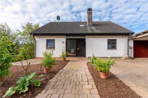 Foto - Haus sofort bezugsfrei für bis zu drei Familien - Provisionsfrei