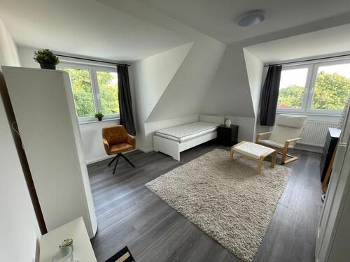 Foto - Möblierte WG-Zimmer in frisch sanierter Wohnung – Elbgaustraße