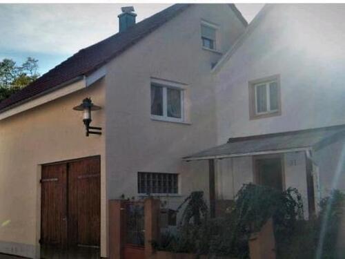 Foto - Renovierungsbedürftige Häuser+großes Grundstück