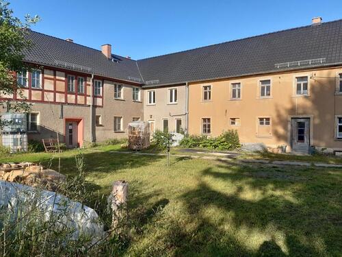Foto - 3 Seitenhof mit großer landwirtschaftlicher Fläche