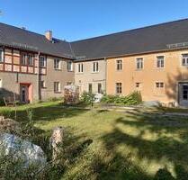 3 Seitenhof mit großer landwirtschaftlicher Fläche - Ronneburg