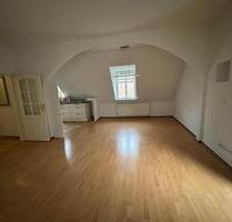 Gemütliche 4 - Zimmer Wohnung im Herzen Kitzingens Gemütliche 4 - Zimmer Wohnung im Herzen Kitzingens