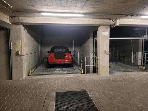 Foto - TIEFGARAGENSTELLPLATZ ZU VERMIETEN