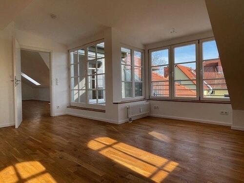 Foto - Sehr helle, frisch renovierte Dachgeschosswohnung in Biesdorf