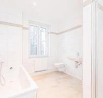 Modernes Bad Balkon - 546,00&nbsp;EUR Kaltmiete, ca.&nbsp; 77,87&nbsp;m&sup2; in Chemnitz (PLZ: 09126) Bernsdorf