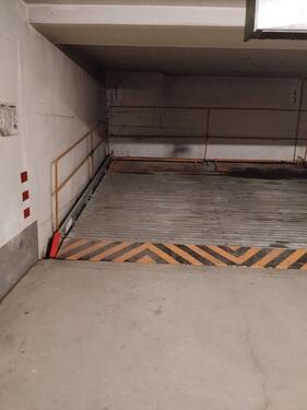 Foto - Tiefgarage Stellplatz - 115,00&nbsp;EUR Miete,