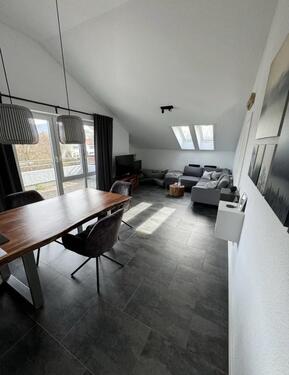 Foto - Idyllische 2,5-Zimmer-Dachgeschosswohnung mit Balkon