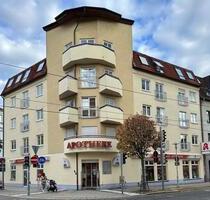 Arztpraxis im 3. Obergeschoss mit Personenaufzug (barrierefrei) und PKW-Stellplatz sofort zu vermieten! - Zwickau