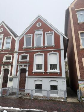 Foto - Mehrparteienhaus, Mehrfamilienhaus 3 Wohneinheiten