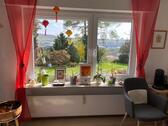 Foto - Helle Büro-Praxisräume mit Gartenblick – ab April 2026