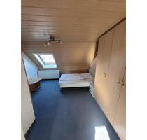 Dachgeschosswohnung - 350,00 EUR Kaltmiete, in Essen (PLZ: 45139) Frillendorf