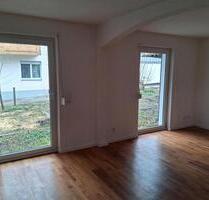 Häuschen mit Garten und Nebengebäuden in Ostrach