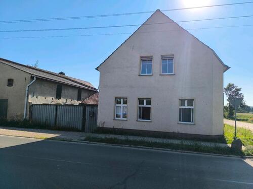 Foto - 3 Seiten Hof zu verkaufen - 90.000,00&nbsp;EUR Kaufpreis, ca.&nbsp; 67,00&nbsp;m&sup2;