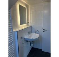 Erstbezug nach Komplettrenovierung 2 ZKDB mit 52m² im 2. OG - Herzogenrath