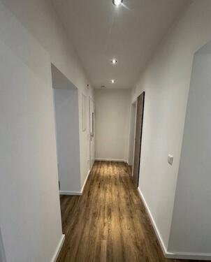 Foto - Frisch saniert: Exklusive 2-Zimmer-Wohnung mit Loggia -Köln-Niehl