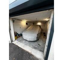 Große Einzelgarage (18m²) mit elektrischem Rolltor und Strom - Ditzingen