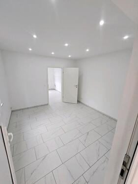 Foto - Wohnung zu vermieten 3,5 ZKB, PKW Stellplatz, neu renoviert