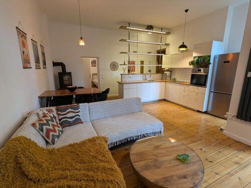 Foto - Tolle Altbauwohnung mit Terrasse 6-12 Monate mit Anmeldung