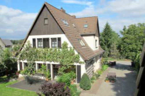 Foto - Großes Wohnhaus für 2-3 Generationen plus großem Nebengebäude