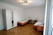 Foto - Vollmöbliertes WG-Zimmer für 1-2 Personen mit Balkon