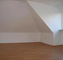 Helle 2-Raum-Dachwohnung in privatem Dreifamilienhaus - Essen Stadtbezirk VII