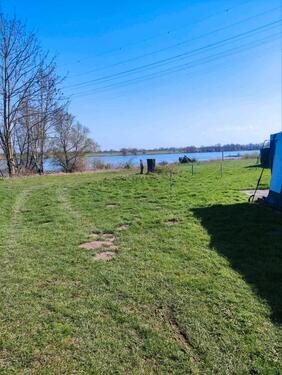 Foto - Campingplatz Campingparzelle mit Wohnwagen Campingplatz