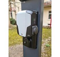 Moderner E-Stellplatz mit Ladesäule - Chemnitz Bernsdorf