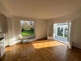Foto - Ihr Wohntraum in perfekter Lage! - Top-renoviertes Wohnhaus mit Parkgrundstück