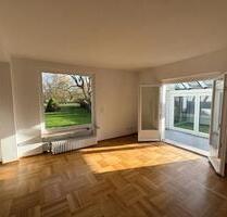 Ihr Wohntraum in perfekter Lage! - Top-renoviertes Wohnhaus mit Parkgrundstück - Duisburg Huckingen