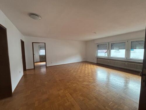 Foto - Großzügige 3-4 Zimmerwohnung mit ca.119qm im 1.OG