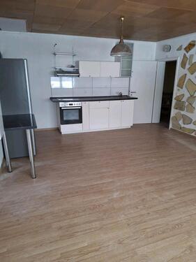 Foto - 3-ZBK Etagenwohnung mit 2 KFZ-Stellplätzen zu vermieten