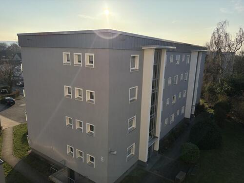 Foto - Bei VIVAWEST die Sonnenstrahlen auf dem eigenen Balkon genießen.