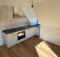 Renovierte WohnungDachgeschoss mit Einbauküche - Gummersbach Berstig Süd