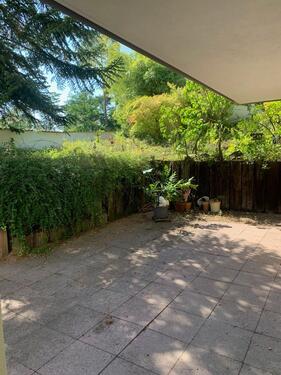 Foto - Helle 2-Zimmer Souterrainwohnung mit großer Terrasse & Garten