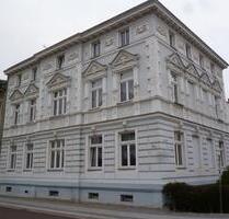 Sehr schöne helle 2 Raum DG-Wohnung in denkmalgeschütztem Haus - Burg