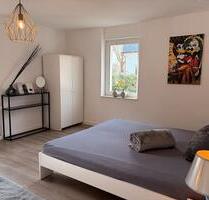 Großes, möbliertes WG-Zimmer ab sofort ZKB 3 - Mannheim Käfertal