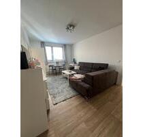 Helle 2-Zimmer-Wohnung mit Balkon (48,6m²) - Nachmieter ab 01.05 - Magdeburg Großer Silberberg