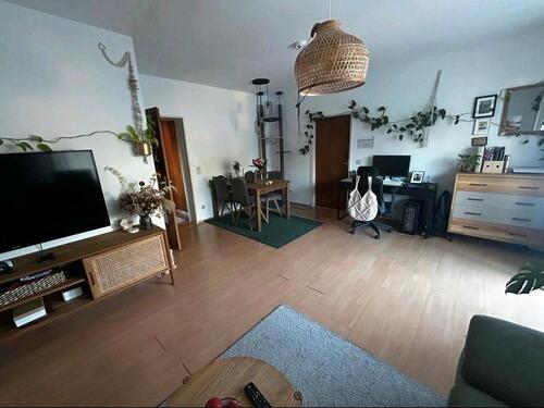 Foto - Schöne 2 Zimmer Wohnung mit Balkon ( Untervermietung April - Dec)