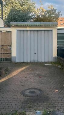 Foto - Abschliessbare Garage mit Außenstellplatz in Oberrad zu vermieten