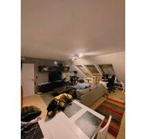 Helle 2-Zimmer-Dachgeschosswohnung in Gerbrunn (Uni-Nähe) 1.1.26