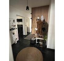 ✨ Stylisches 20m² WG-Zimmer in HallstadtDörfleins – Weltoffene Frauen-WG! ✨